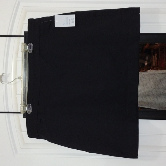 Croft & Barrow Elegant Navy Skort Size 20 Regular.  Nice Material. NWT Stretchy - Picture 10 of 11